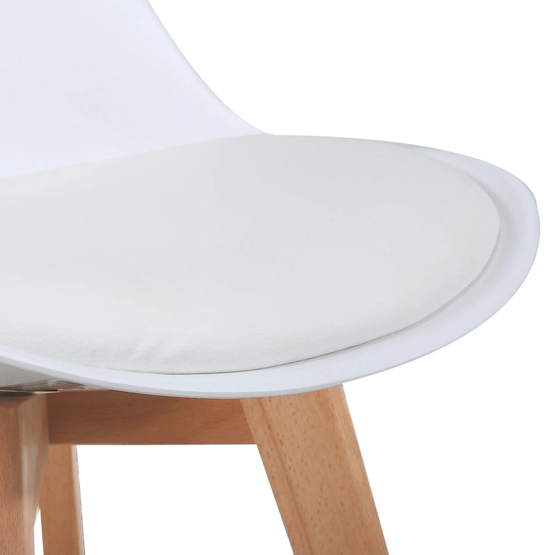 Chaise de salle à manger avec pieds en bois, sans roulettes